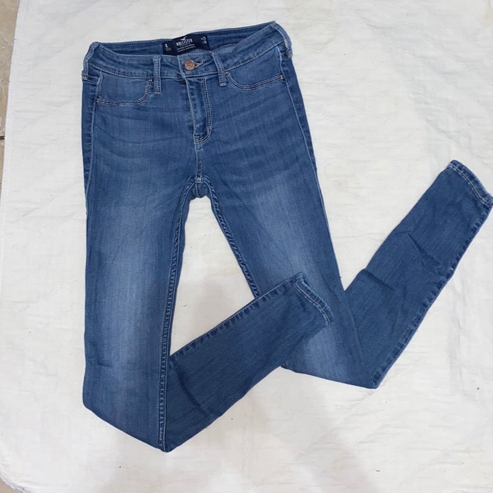 Hollister Low Rise Jean Legging Size 1 (W25, L30)